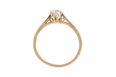 Lot 103 - A diamond single-stone ring