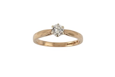Lot 5 - A diamond single-stone ring