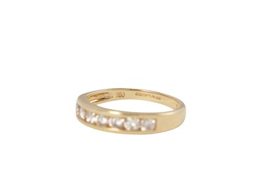 Lot 94 - A diamond seven-stone ring
