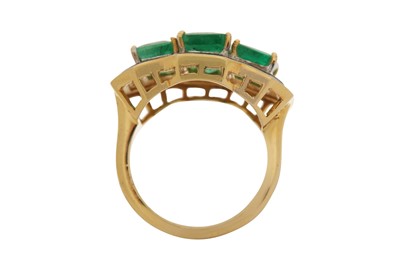 Lot 203 - An emerald, diamond and enamel dress ring