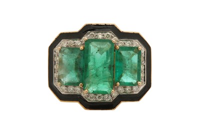 Lot 203 - An emerald, diamond and enamel dress ring