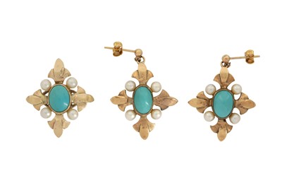 Lot 215 - A turquoise and pearl ring and earring suite