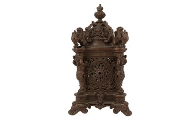 Lot 139 - AN ORNATE FRENCH BRONZE TABLE CLOCK