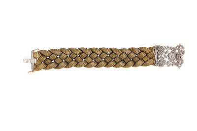 Lot 242 - A diamond bracelet