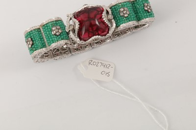 Lot 224 - A garnet and diamond bracelet