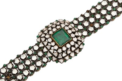 Lot 378 - A MUGHAL-REVIVAL DIAMOND AND EMERALD BRACELET