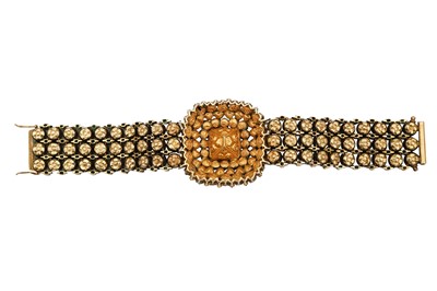 Lot 378 - A MUGHAL-REVIVAL DIAMOND AND EMERALD BRACELET