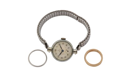 Lot 20 - A LADY'S WRISTWATCH TOGETHER WITH TWO BANDS