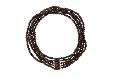 Lot 17 - A Victorian garnet  necklace