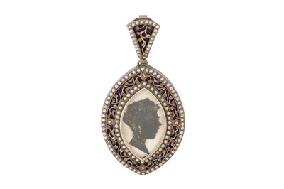 Lot 26 - A mid 19th century silhouette mourning locket