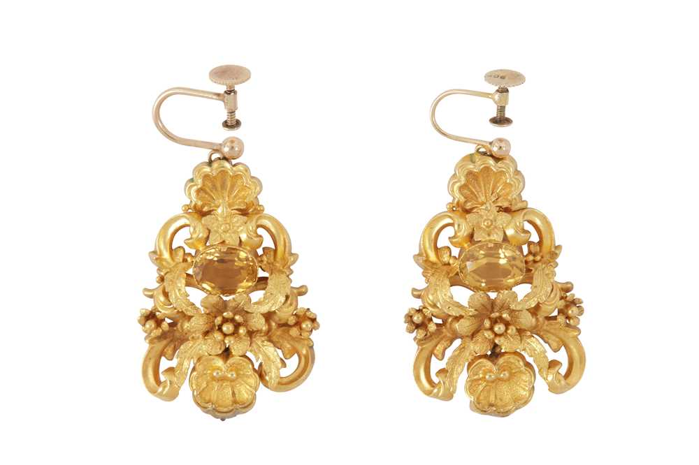 Lot 32 - A pair of citrine pendent earrings