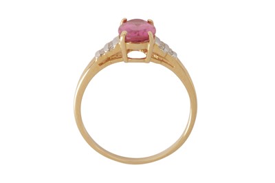 Lot 191 - A pink tourmaline ring