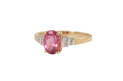 Lot 191 - A pink tourmaline ring