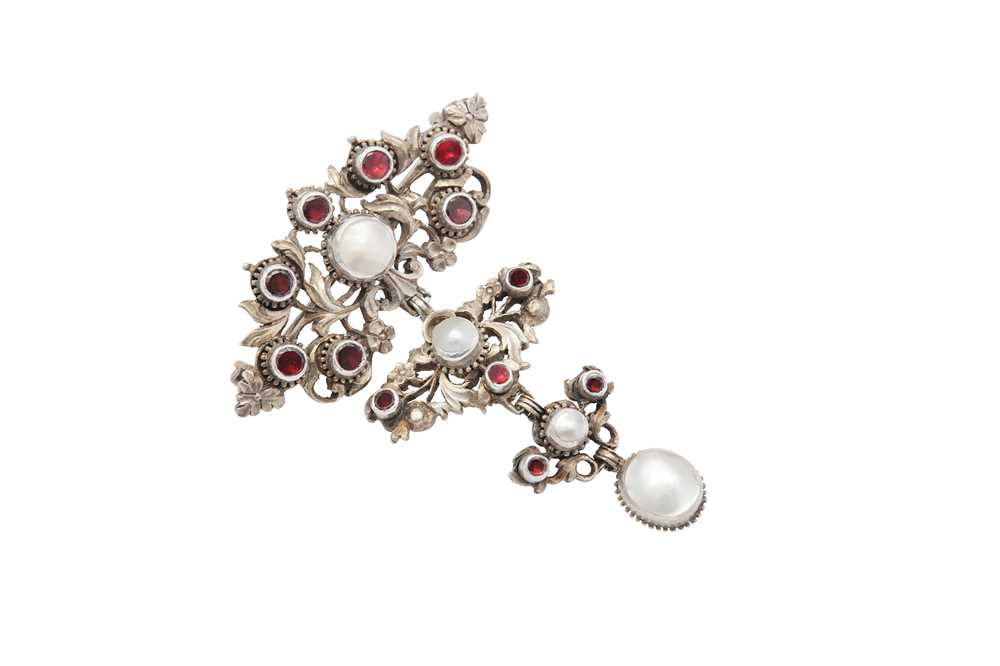 Lot 10 - AN AUSTRO HUNGARIAN BROOCH