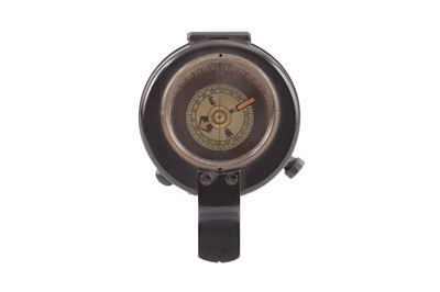 Lot 343 - A BRITISH WWI MILITARY PRISMATIC COMPASS