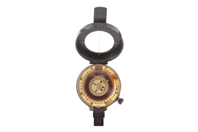 Lot 185 - A BRITISH WWI MILITARY PRISMATIC COMPASS