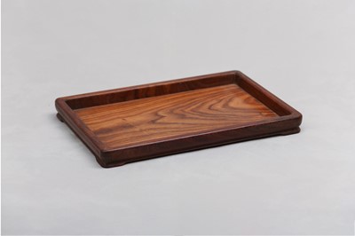 Lot 7 - A CHINESE HUANGHUALI WOOD TRAY.