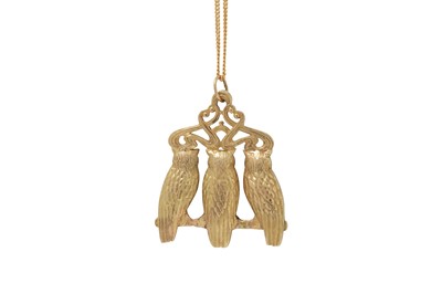 Lot 89 - An owl pendant necklace