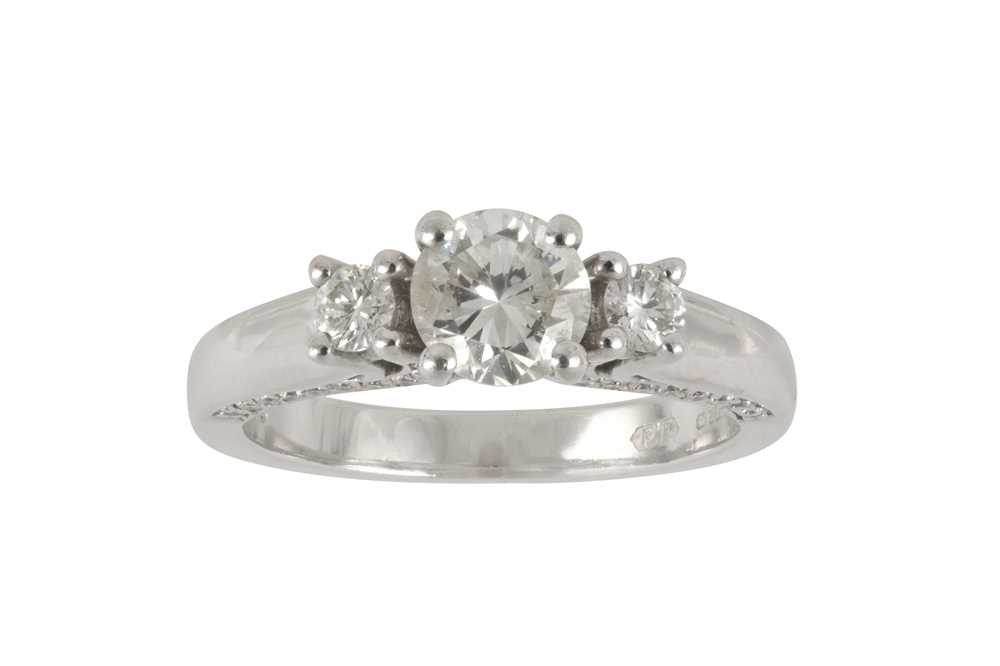 Lot 45 - A three-stone diamond ring