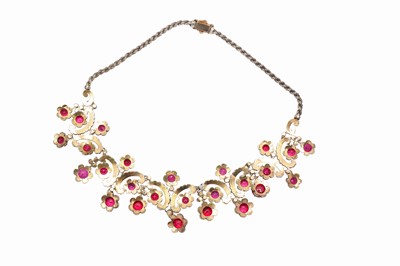 Lot 19 - A FRENCH PINK PASTE AND PEARL NECKLACE