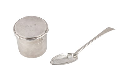 Lot 67 - A GEORGE III STERLING SILVER TABLESPOON, BIRMINGHAM 1807 BY BETTS AND SON