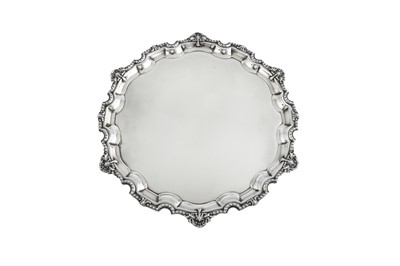 Lot 459 - A George VI sterling silver salver, Sheffield 1947 by Mappin and Webb