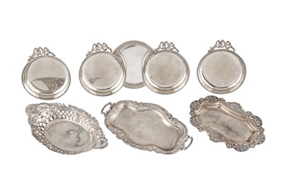 Lot 82 - A MIXED GROUP OF FOUR VICTORIAN AND LATER STERLING SILVER DISHES