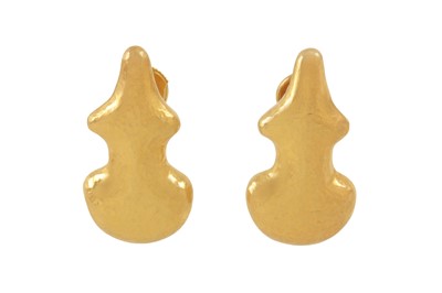 Lot 133 - A pair of earrings