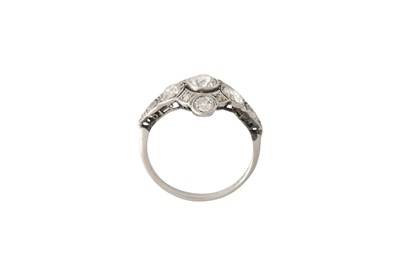 Lot 55 - An Art Deco diamond ring