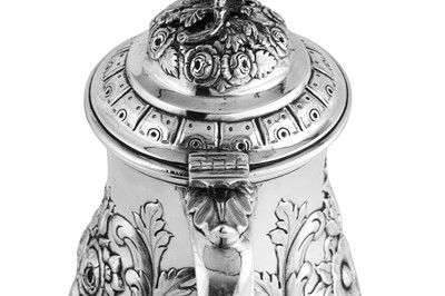Lot 96 - A mid-19th century Indian Colonial silver tankard, Calcutta dated 1865 by Charles Nephew and Co (active 1848-70)