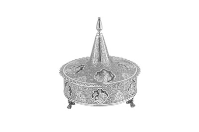 Lot 281 - An early to mid-20th century Persian (Iranian) silver confectionary (suhan) box, Isfahan circa 1930-40 mark of Fadavi