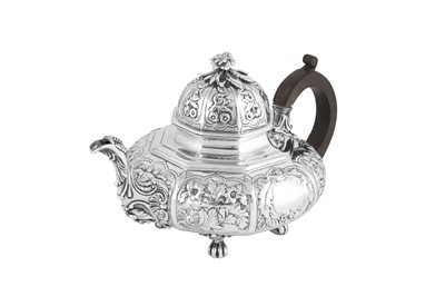 Lot 577 - A George IV sterling silver teapot, London 1828 by Richard Sibley I