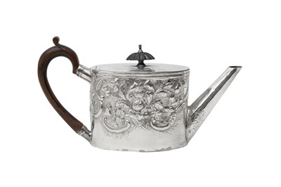Lot 1 - A GEORGE III STERLING SILVER TEAPOT, LONDON 1781 BY AARON LESTOURGEON