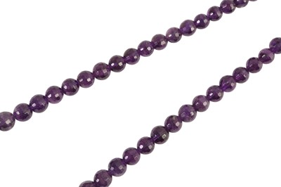 Lot 222 - An amethyst bead necklace
