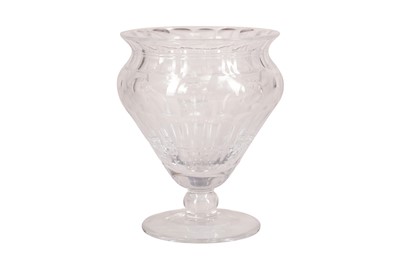 Lot 375 - A CONTEMPORARY CUT GLASS VASE BY WILLIAM YEOWARD