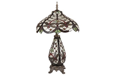 Lot 367 - A TIFFANY STYLE STAINED GLASS TABLE LAMP