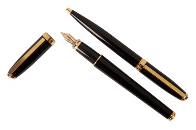 Lot 251 - A FRENCH S.T. DUPONT 'FIDELIO' FOUNTAIN PEN AND BALLPOINT PEN