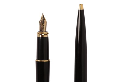 Lot 251 - A FRENCH S.T. DUPONT 'FIDELIO' FOUNTAIN PEN AND BALLPOINT PEN