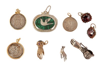 Lot 84 - A GROUP OF JEWELLERY