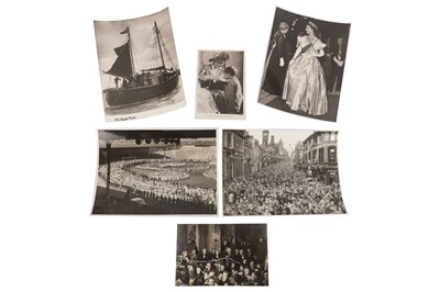 Lot 60 - GROUP OF BLACK AND WHITE PRESS PHOTOGRAPHS