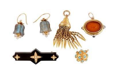 Lot 36 - A GROUP OF JEWELLERY