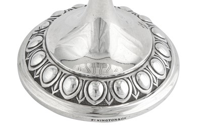 Lot 526 - A Victorian sterling silver goblet, Birmingham 1900 by Elkington