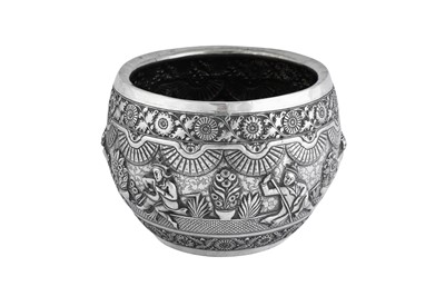 Lot 115 - A late 19th / early 20th century Anglo - Indian unmarked silver bowl, Poona circa 1900