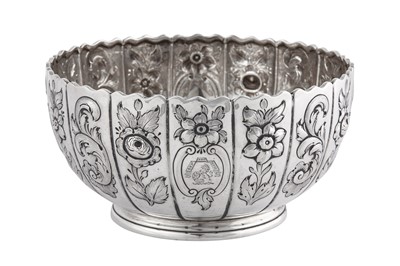 Lot 563 - A Victorian Scottish sterling silver sugar bowl, Edinburgh 1849 by Walker Crichton