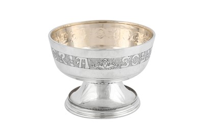 Lot 467 - A George V sterling silver replica of the Henry VII flat cup “The Campion Cup”, Birmingham 1935 by S Blanckensee and Son Ltd