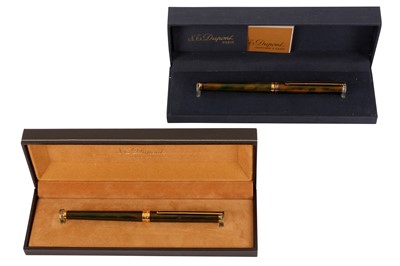 Lot 114 - A FRENCH S.T. DUPONT LAQUE DE CHINE FOUNTAIN PEN AND BALLPOINT PEN
