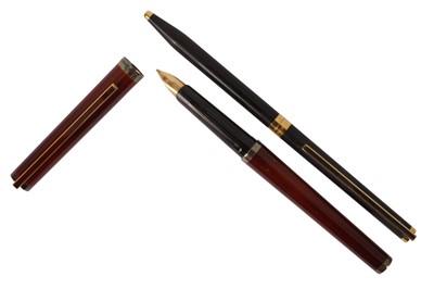 Lot 266 - A FRENCH S.T. DUPONT LAQUE DE CHINE FOUNTAIN PEN AND BALLPOINT PEN