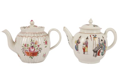 Lot 130 - A FIRST PERIOD WORCESTER PORCELAIN TEAPOT AND COVER, 18TH CENTURY