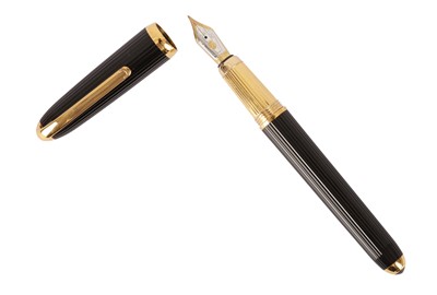 Lot 275 - A FRENCH LOUIS CARTIER 'STYLO PLUME M' FOUNTAIN PEN