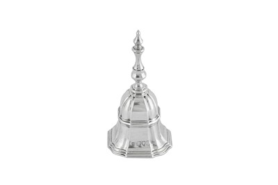 Lot 523 - A Victorian sterling silver table bell, London 1897 by Henry Emmanuel Isaacs